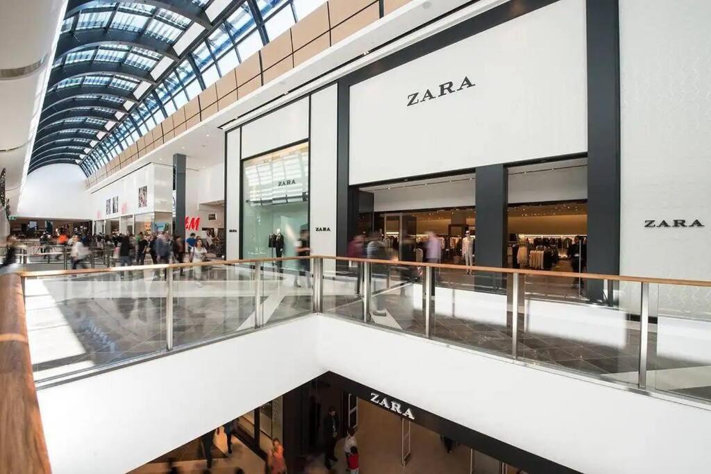 Walk To Shopping & Premium Apartment Sydney