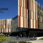 Walk To Shopping & University Premium Apartment